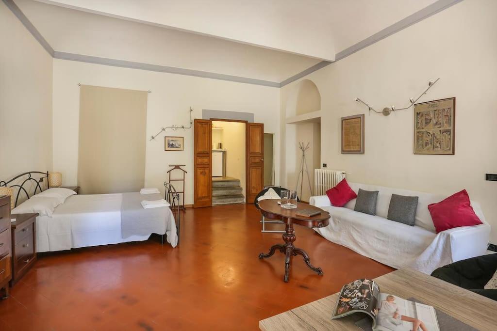 Spacious & Bright, Next To The Duomo Of Florence, Michelangelo, With Patio Apartamento Florença