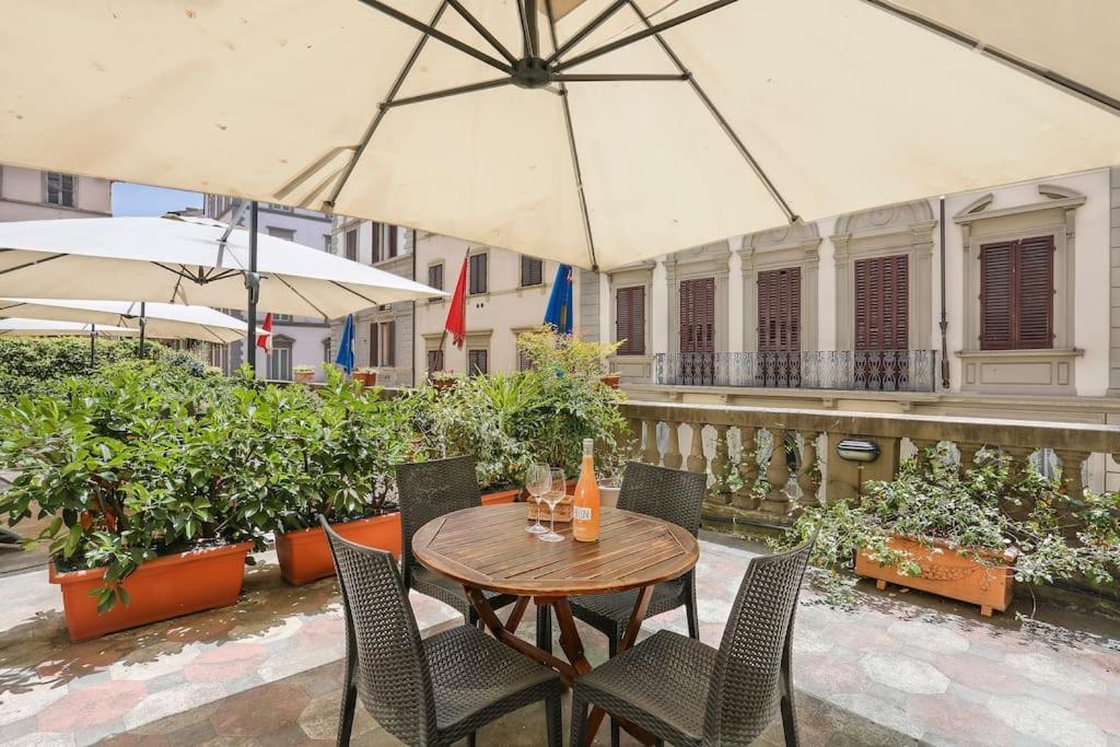 Spacious & Bright, Next To The Duomo Of Florence, Michelangelo, With Patio * Florença